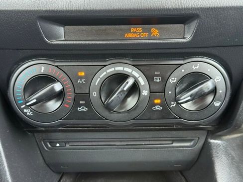 Used 2014 MAZDA MAZDA3 i Sport FWD image 24