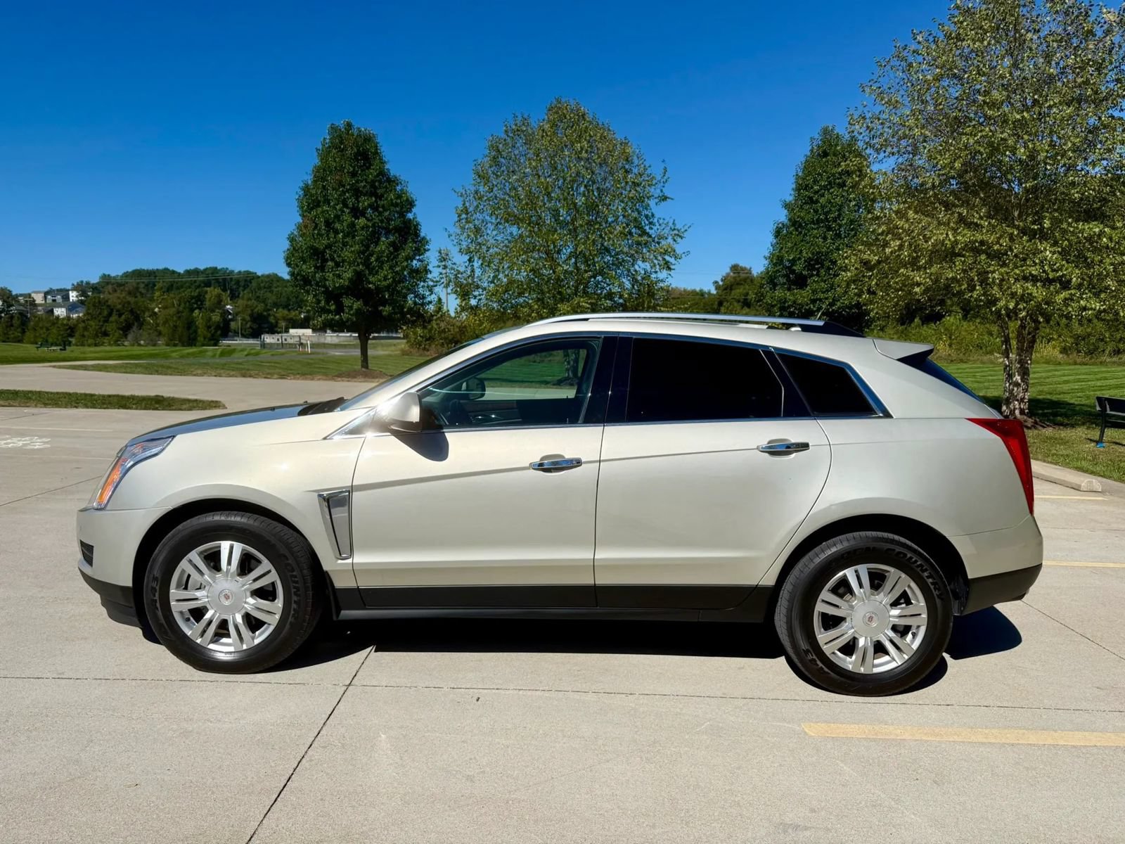 Used 2013 Cadillac SRX Luxury AWD/4WD image 9