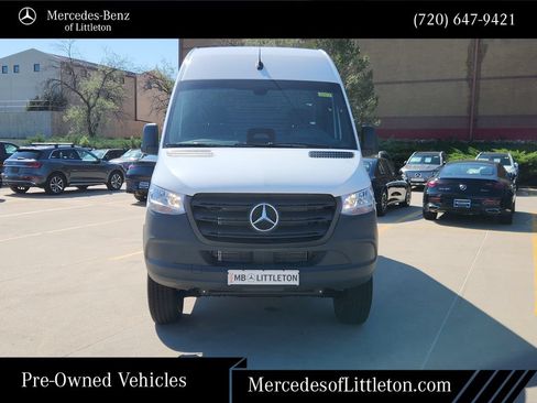Used 2025 Mercedes-Benz Sprinter 2500 image 2