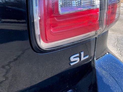 Used 2017 Nissan Armada SL image 11