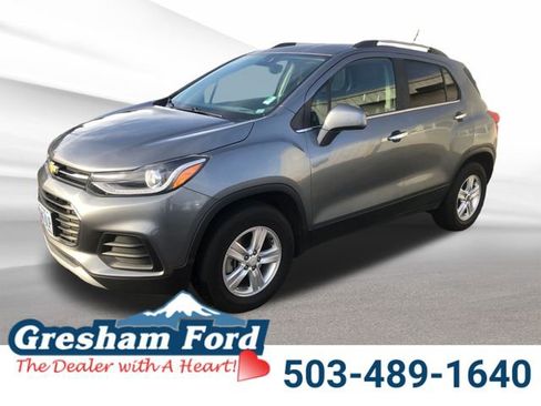 Used 2019 Chevrolet Trax LT w/ LT Convenience Package image 1