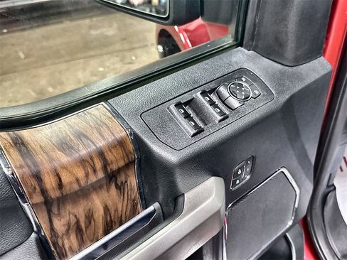 Used 2020 Ford F150 Lariat image 14