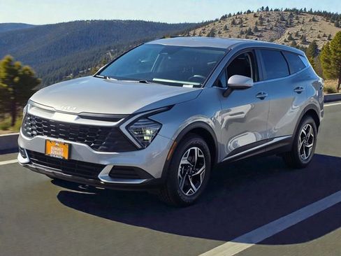 Used 2024 Kia Sportage LX image 4