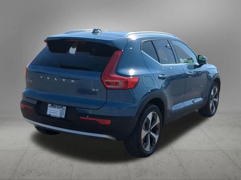 Certified 2023 Volvo XC40 B5 Plus w/ Driver Assist Package AWD/4WD image 6