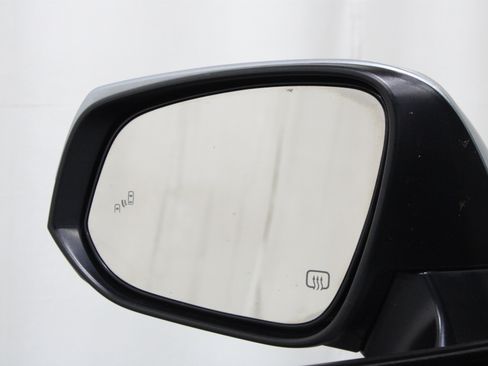 Used 2024 Toyota Corolla Cross LE FWD image 18