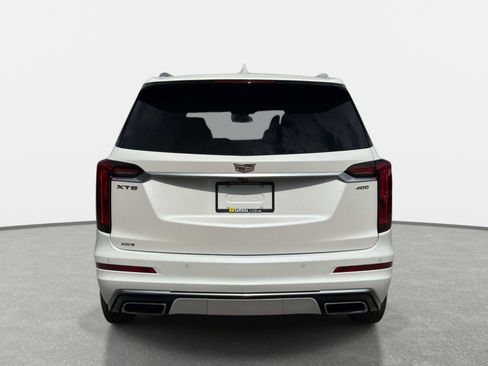 Used 2024 Cadillac XT6 Premium Luxury AWD/4WD image 4
