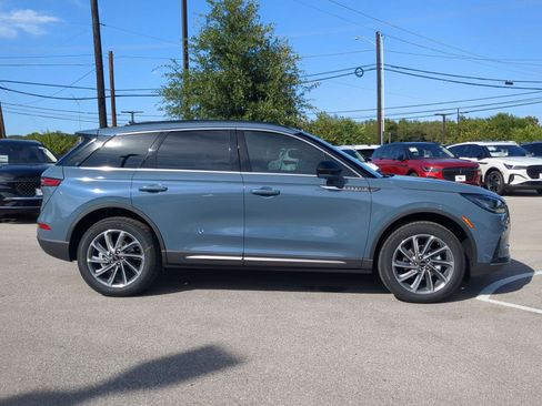 New 2025 Lincoln Corsair AWD w/ Equipment Group 101A image 2