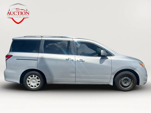 Used 2014 Nissan Quest S FWD image 4
