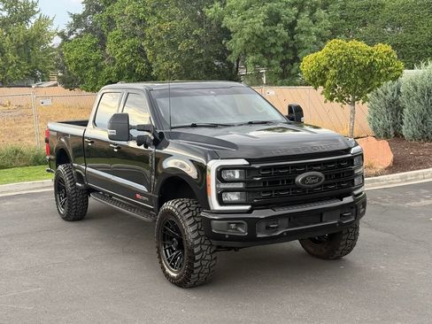 Used 2023 Ford F350 Lariat w/ Lariat Ultimate Package AWD/4WD image 2