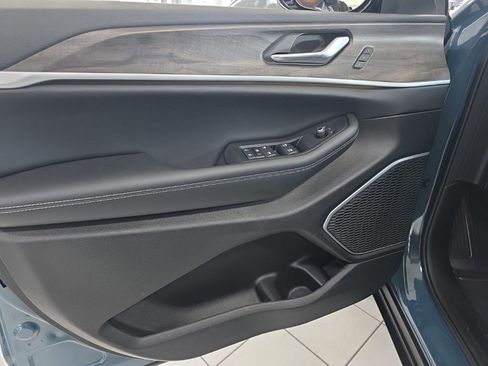 New 2026 Jeep Grand Cherokee L Limited w/ Limited Altitude Package image 13