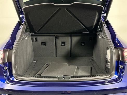 Certified 2026 Porsche Macan AWD/4WD image 37