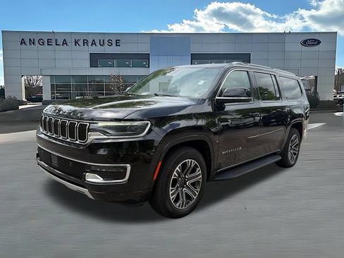 Used 2023 Jeep Wagoneer L Series II AWD/4WD image 3
