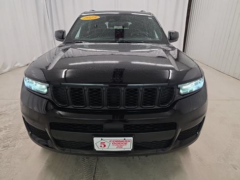 Used 2023 Jeep Grand Cherokee L Laredo AWD/4WD image 9