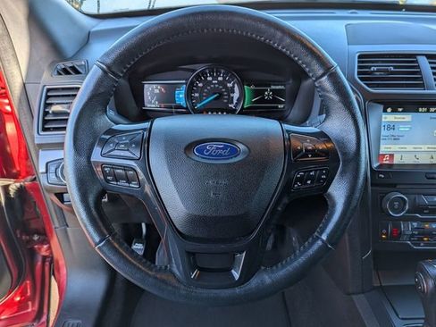 Used 2018 Ford Explorer XLT w/ Equipment Group 202A image 16