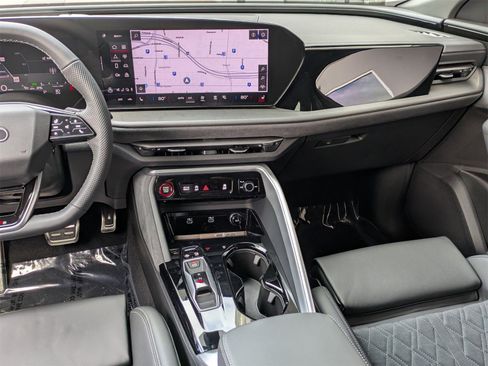 New 2025 Audi SQ5 Premium Plus image 6