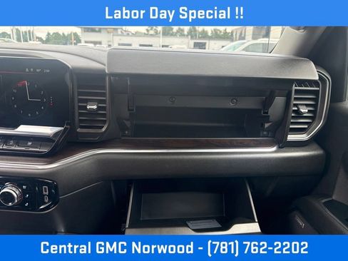 Used 2024 GMC Sierra 1500 SLT w/ SLT Premium Package AWD/4WD image 22