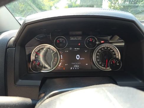 Used 2019 RAM 1500 Laramie w/ Convenience Group AWD/4WD image 11