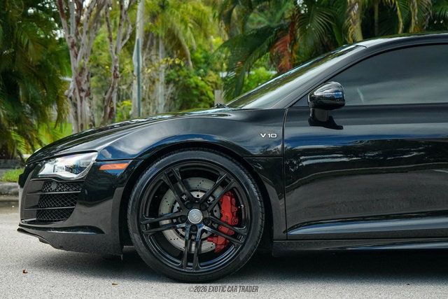 Used 2011 Audi R8 V10 AWD/4WD image 4
