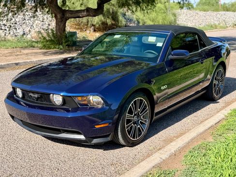Used 2012 Ford Mustang GT Premium w/ Security Pkg RWD image 2