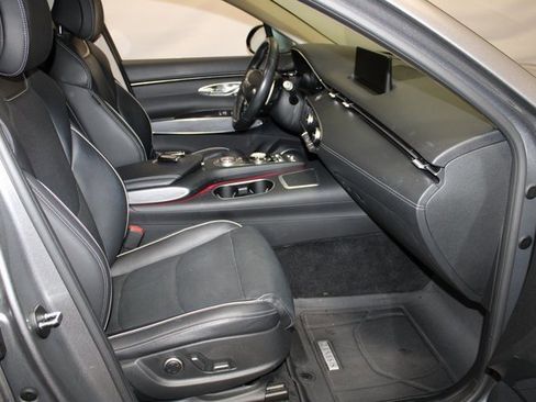 Used 2023 Genesis GV70 2.5T w/ Advanced Package image 11