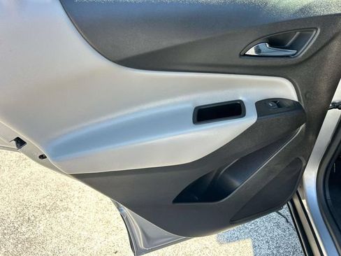 Used 2024 Chevrolet Equinox LS w/ LS Convenience Package FWD image 9