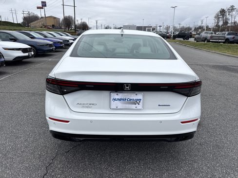 Used 2025 Honda Accord EX-L image 9