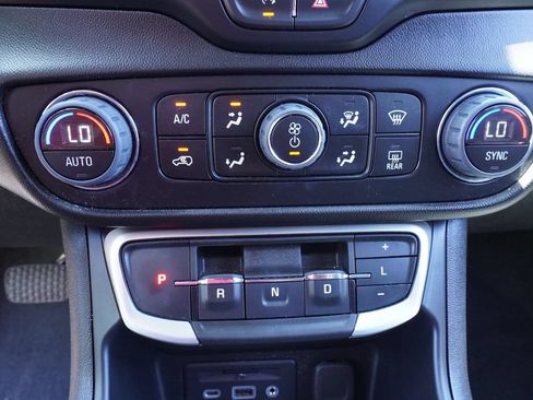Certified 2023 GMC Terrain SLE w/ Driver Convenience Package FWD image 19