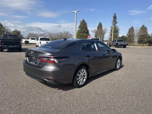 Used 2024 Toyota Camry LE image 4