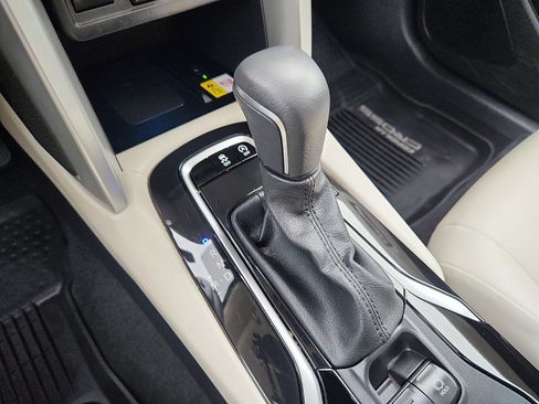 Certified 2023 Toyota Corolla Cross XLE image 16