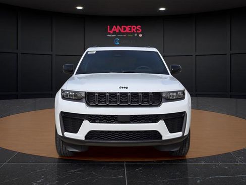 New 2026 Jeep Grand Cherokee Altitude RWD image 4