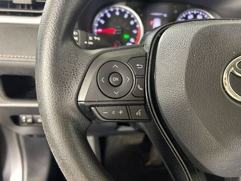 Used 2021 Toyota RAV4 XLE AWD/4WD image 16