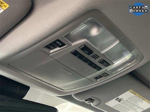 Used 2017 Toyota Highlander SE image 35