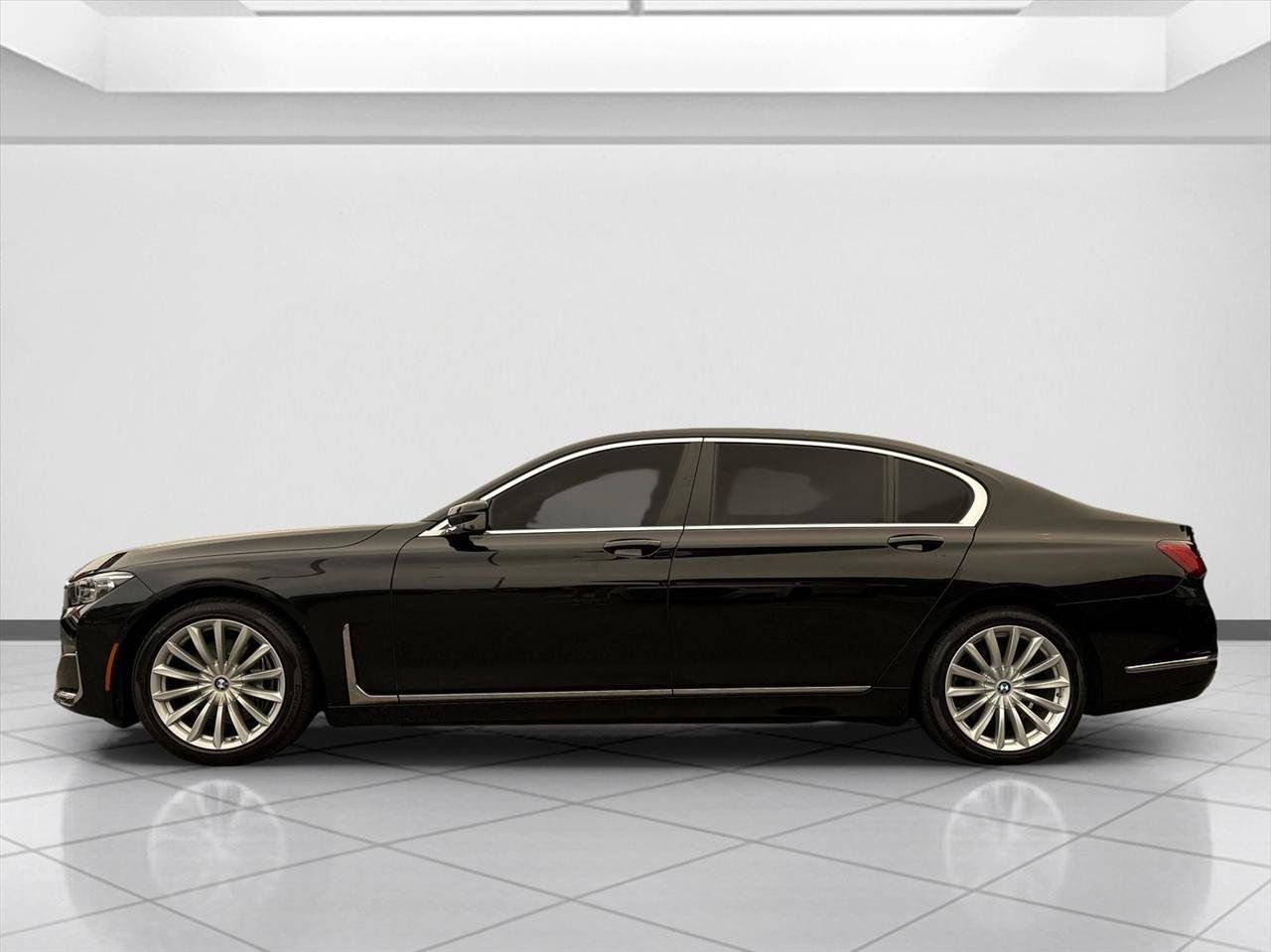 Used 2022 BMW 740i xDrive w/ Premium Package AWD/4WD image 2