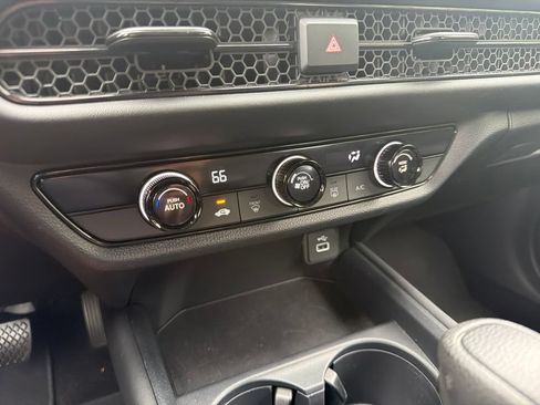 Certified 2024 Honda HR-V LX image 30