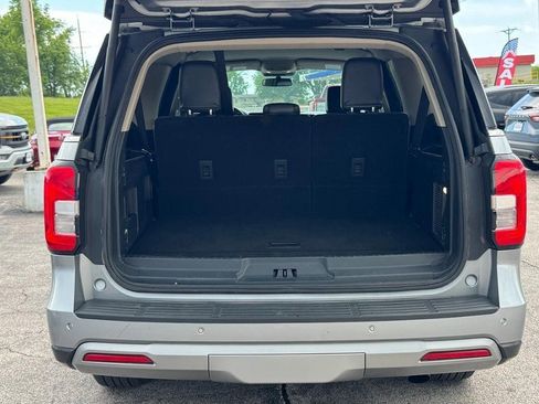 Used 2024 Ford Expedition Max XLT RWD image 5