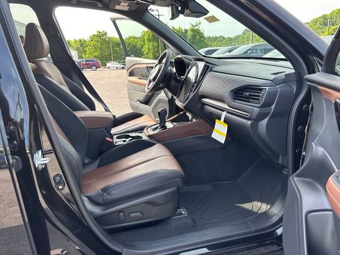 Used 2025 Subaru Forester Touring w/ Popular Package - Touring AWD/4WD image 24