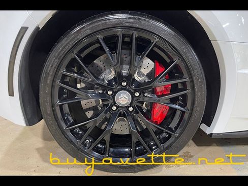 Used 2016 Chevrolet Corvette Z06 w/ 3LZ Preferred Equipment Group RWD image 22
