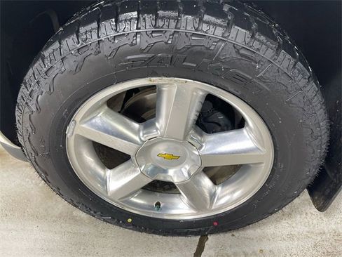 Used 2011 Chevrolet Avalanche LTZ image 10