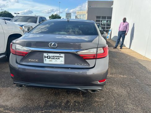 Used 2017 Lexus ES 350 w/ Premium Package FWD image 32