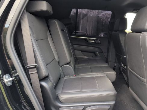 Used 2025 Chevrolet Tahoe Z71 w/ Comfort Package image 24