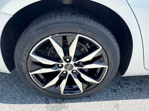 Used 2020 Chevrolet Malibu RS FWD image 17