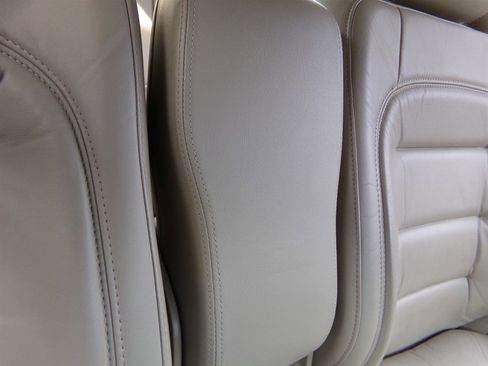 Used 2003 Cadillac De Ville Sedan w/ Comfort & Convenience Package image 30