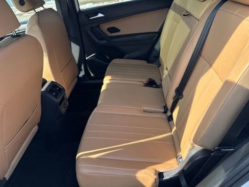 Certified 2024 Volkswagen Tiguan SE w/ Panoramic Sunroof Package image 30