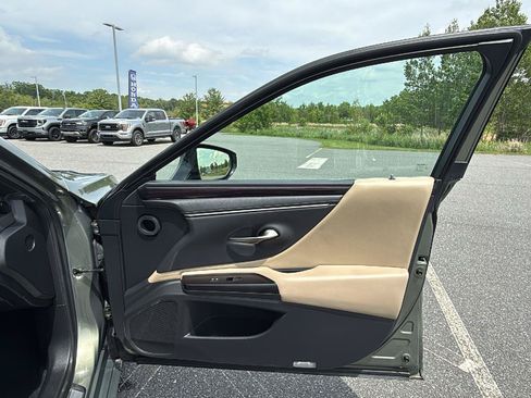 Used 2019 Lexus ES 350 w/ Premium Package FWD image 16