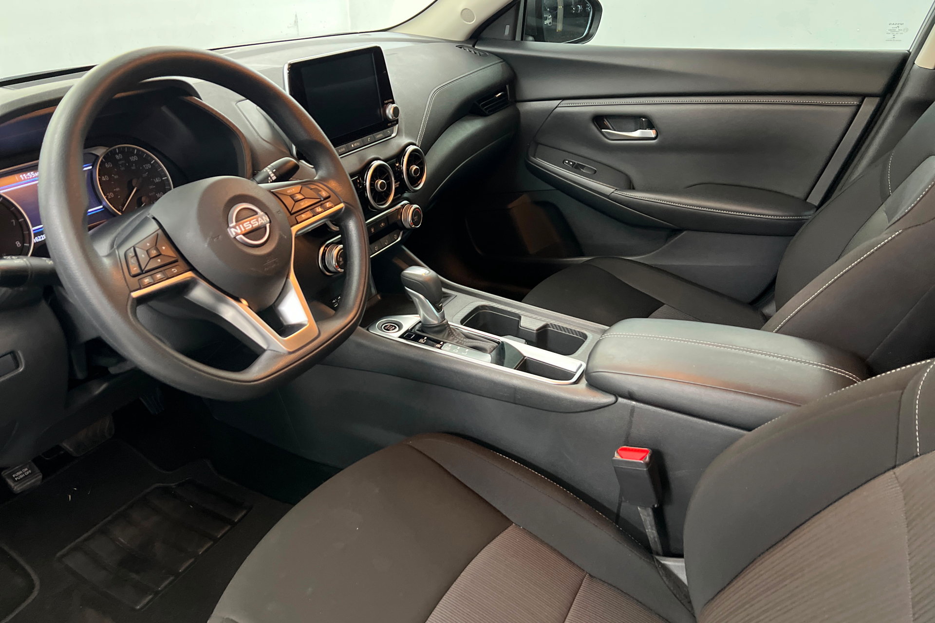 Used 2025 Nissan Sentra SV FWD image 16