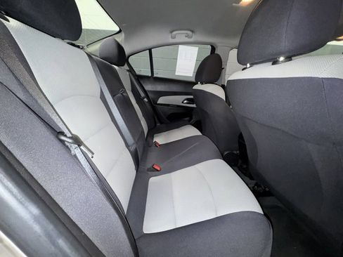 Used 2014 Chevrolet Cruze LS image 8