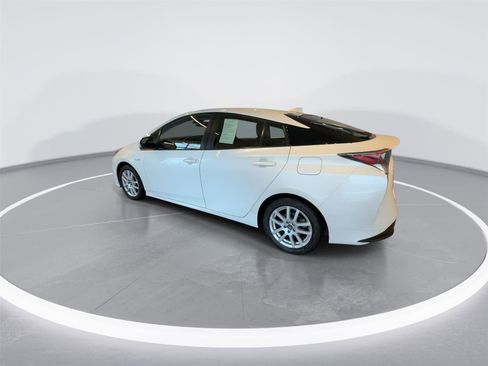 Used 2017 Toyota Prius Four Touring image 5
