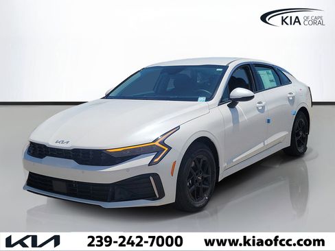 New 2026 Kia K5 LXS FWD image 3