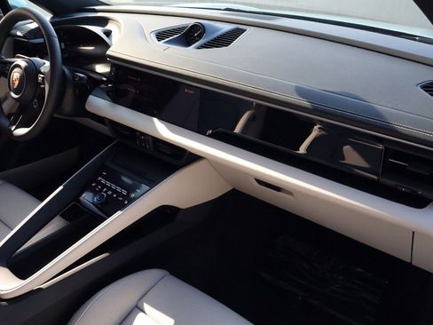 New 2025 Porsche Macan 4S Electric image 25