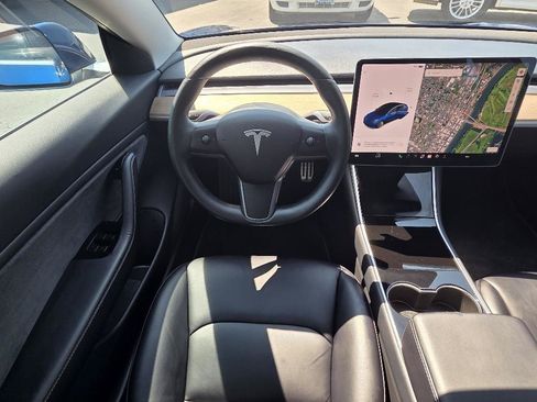 Used 2018 Tesla Model 3 Long Range RWD image 17